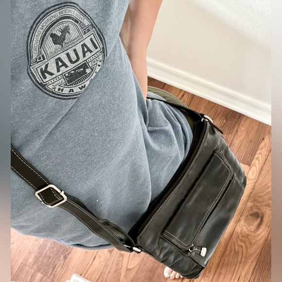 GIANI BERNINI - Black Crossbody Genuine Leather Purse - Lots of pockets! - Picture 4 of 12